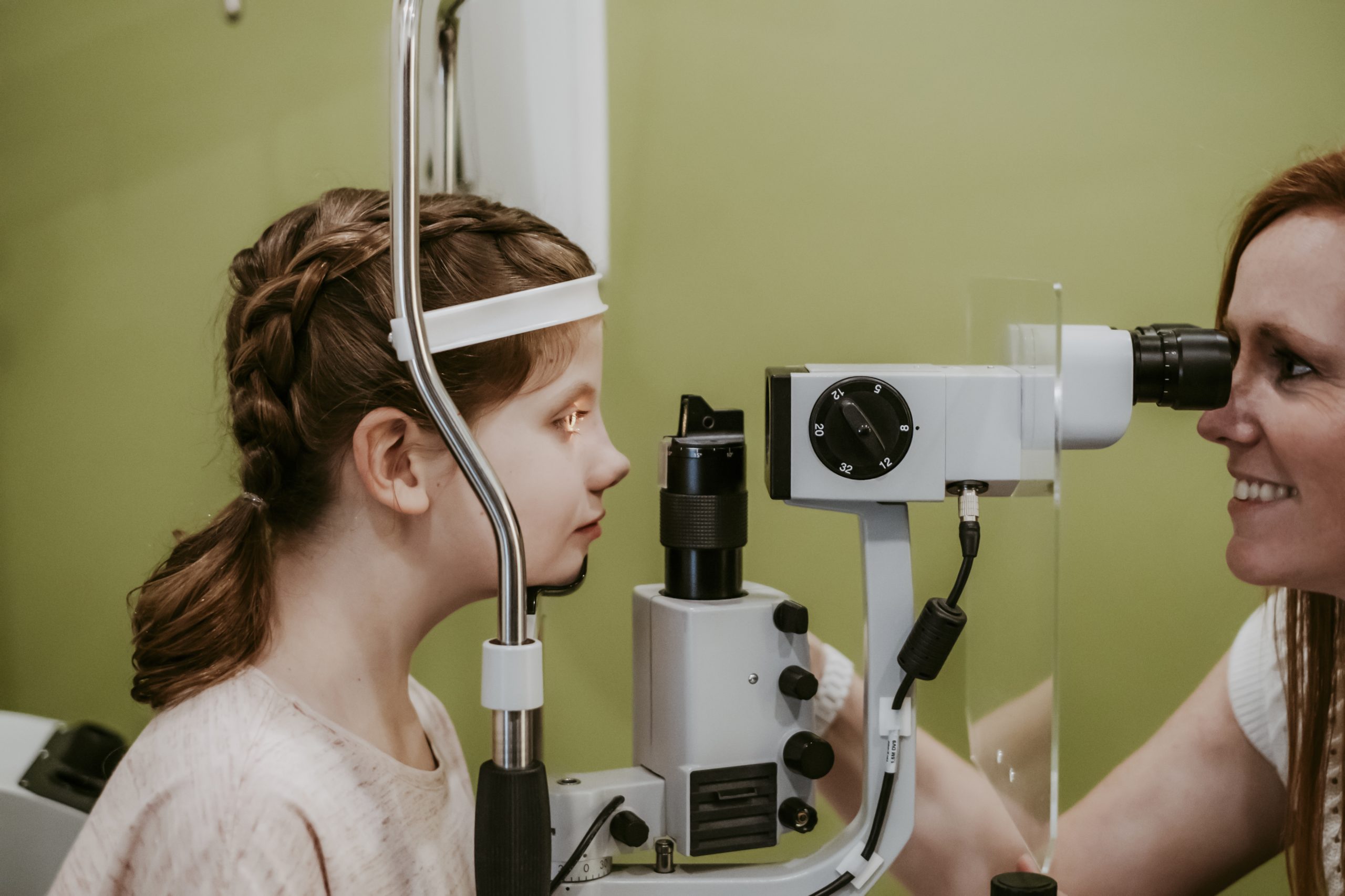 best Grande Prairie eye care clinic book eye exam