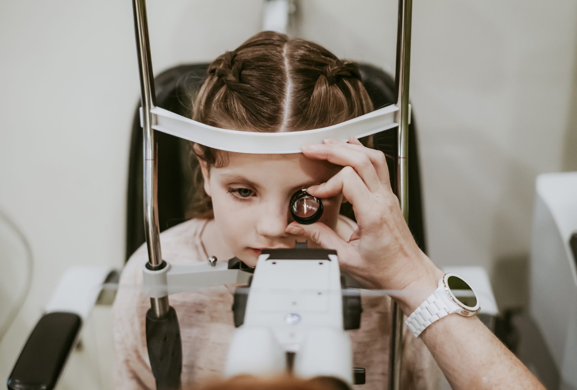 best Grande Prairie eye care clinic book eye exam