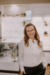 best Grande Prairie eye care clinic book eye exam